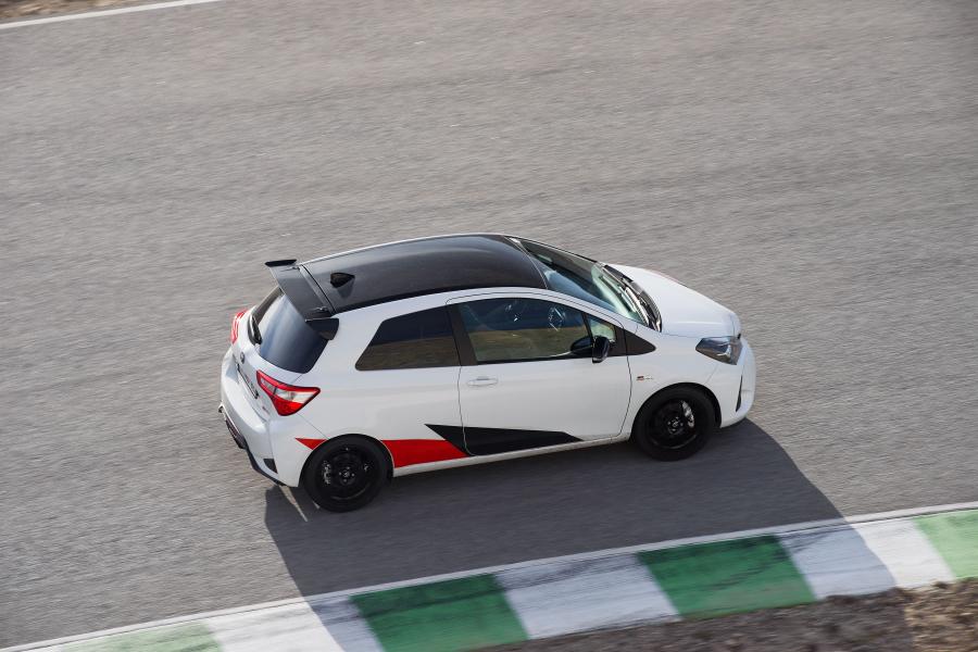  Toyota Yaris GRMN 2017 года  (фото 47 из 51)
